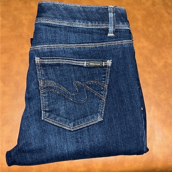 White House Black Market Boot Leg Size 4R - Picture 3 of 16